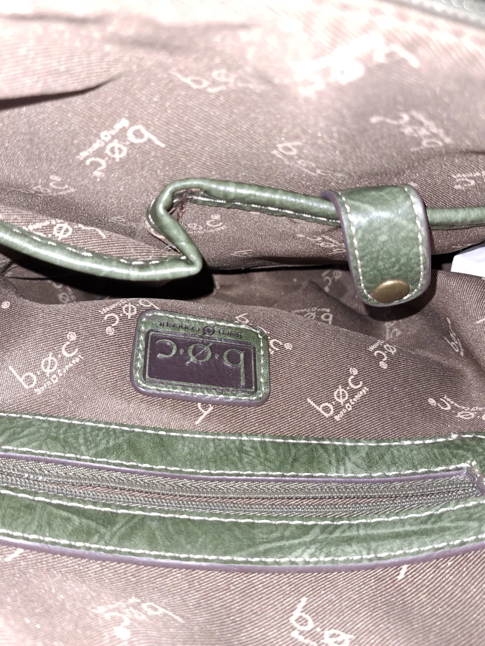 Born Concept Organizer Crossbody Bag with Front Pocket
